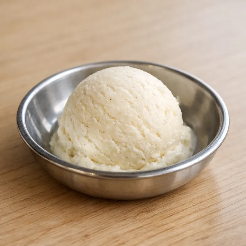 Vanilla Ice Cream — 1 scoop